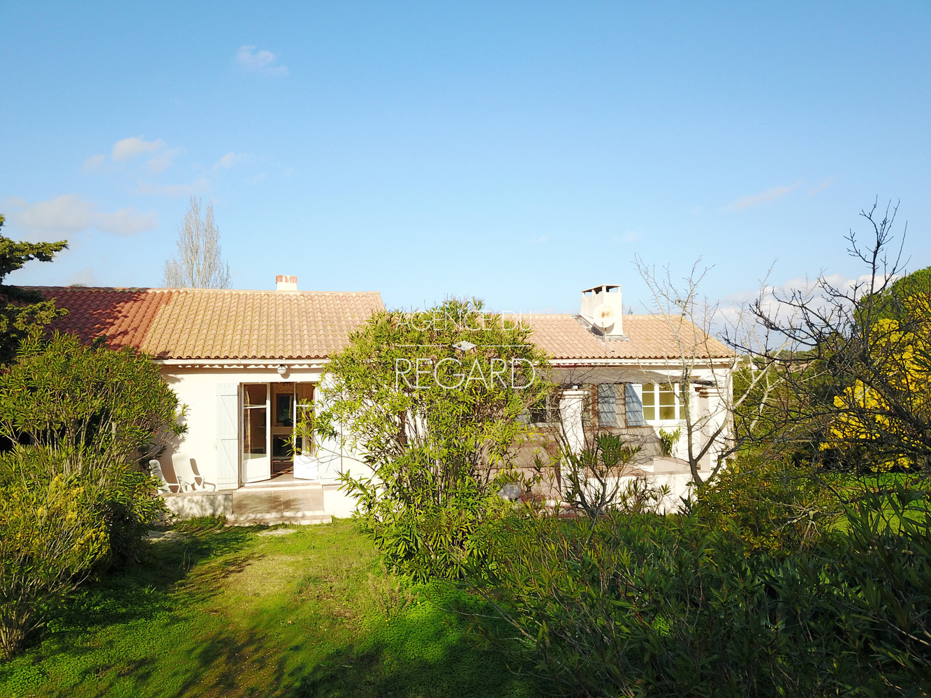 propriété a vendre porquerolles , proche de la mer et du village