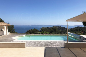 villa vue mer a vendre au Cap Bénat , 5 chambres , piscine