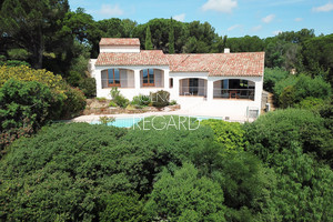 villa a vendre au Lavandou , plage à pieds , piscine, 4 chambres , vue mer
