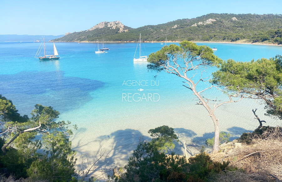 Au cur de Porquerolles avec vue mer...