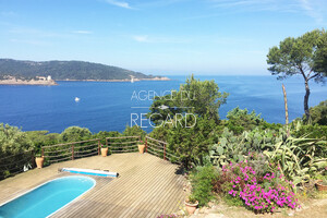 proprit vue mer sur l'le du Levant