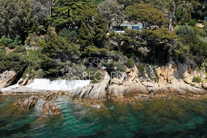 proprit pieds dans l'eau au Lavandou