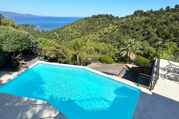 Proprit vue mer panoramique au Gaou Bnat