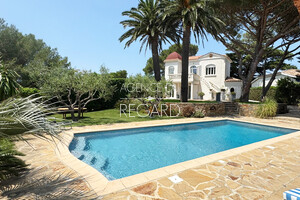 proprit vue mer  Giens