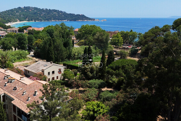 Au Lavandou, plage de Cavalire  2mns  pied...