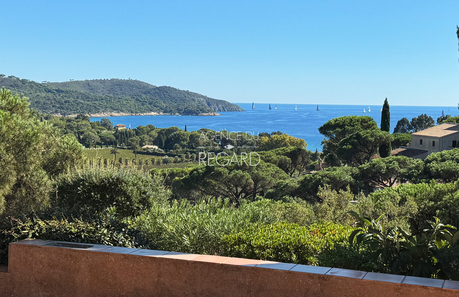 Gigaro, avec vue mer et plage  pied