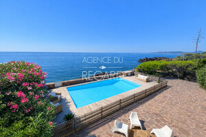 propri�t� pieds dans l'eau � Saint-Raphael