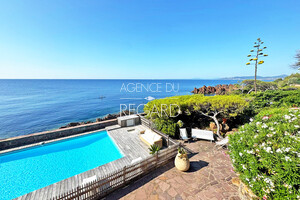 propri�t� pieds dans l'eau � Saint-Raphael