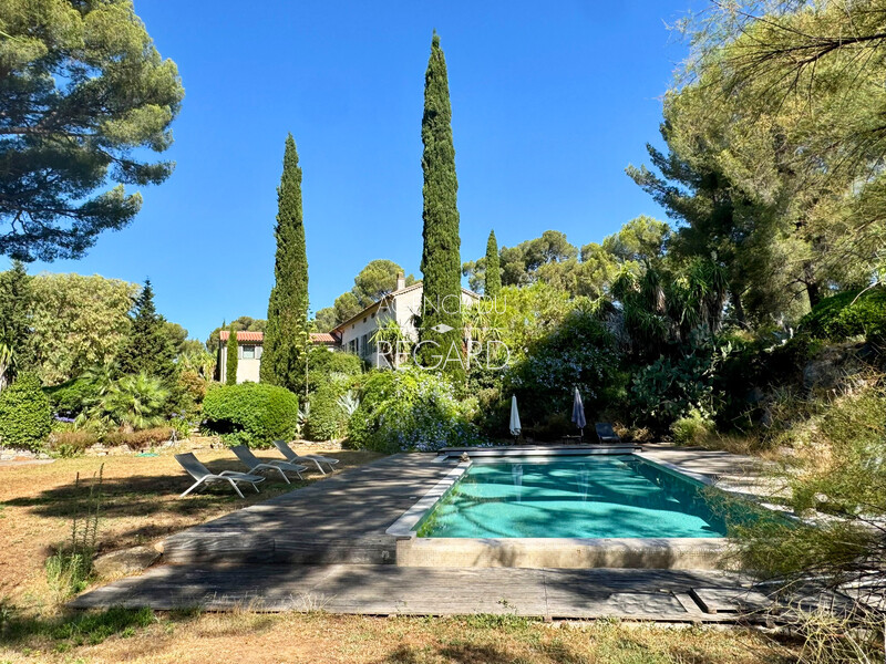 Proprit de 3ha  quelques minutes  pieds de la mer