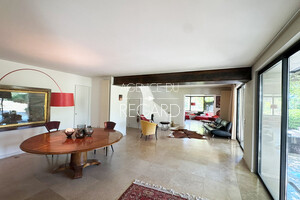 proprit  La Garde,  quelques minutes  pieds de la mer