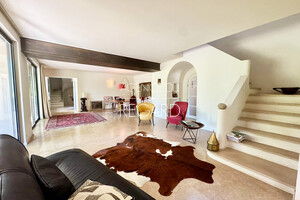 proprit  La Garde,  quelques minutes  pieds de la mer