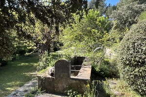 proprit  La Garde,  quelques minutes  pieds de la mer