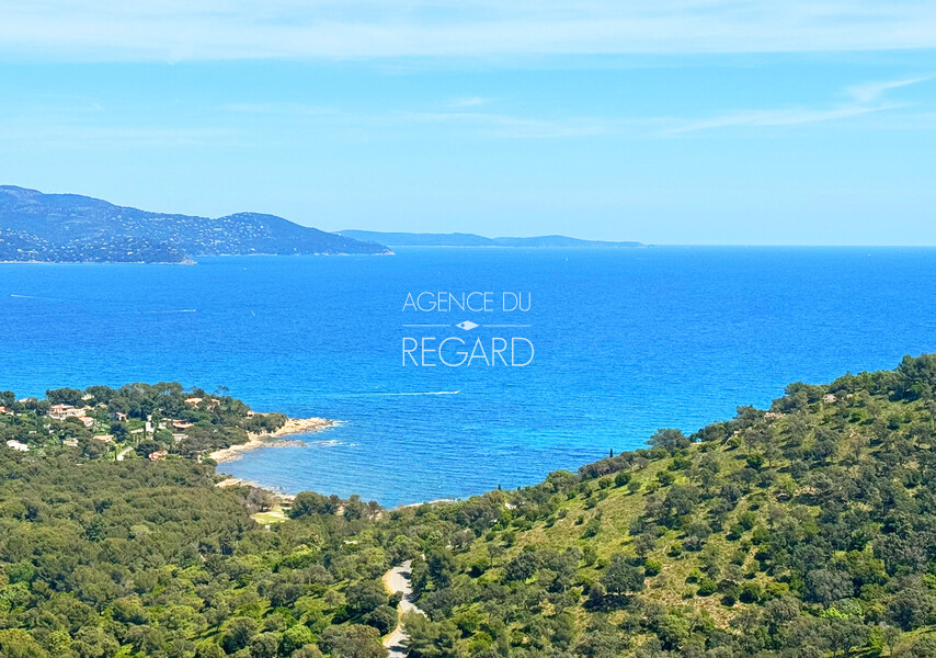 Gaou B�nat, en position dominante avec vue mer