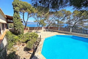 Propri�t� pieds dans l'eau au Cap B�nat