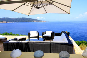 Propri�t� pieds dans l'eau sur l��le du Levant , �les d'Hy�res